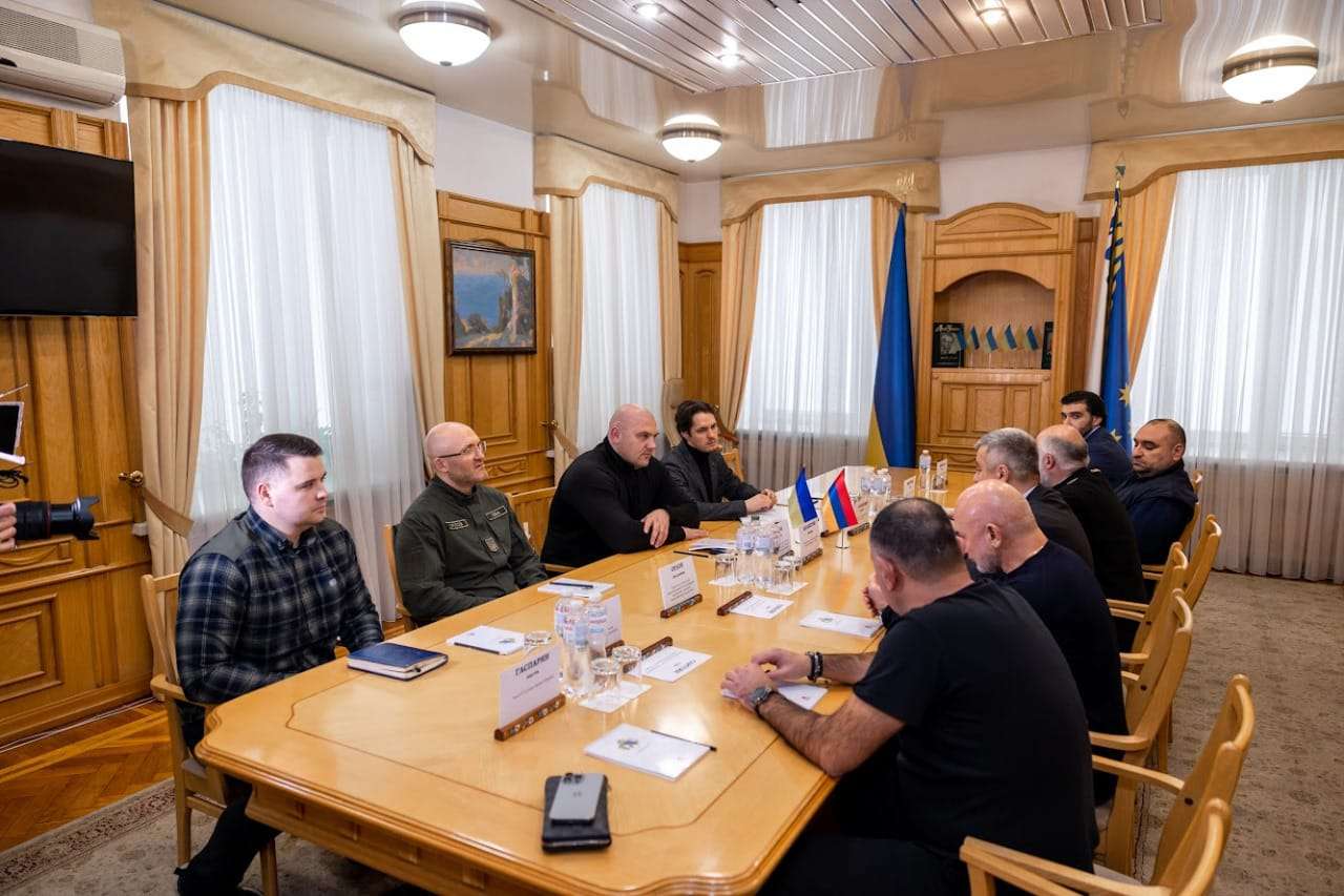 Վլադիմիր Կարապետյանը հանդիպել է Դնեպրոպետրովսկի նահանգապետի հետ