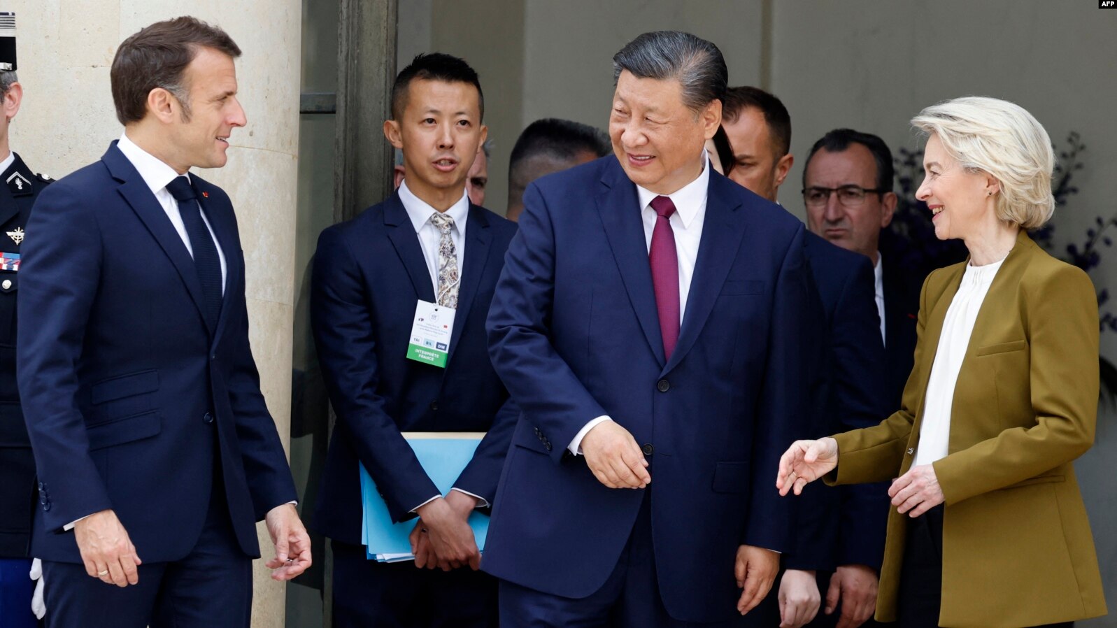 Չինաստանի նախագահը Փարիզում բանակցում է Ֆրանսիայի նախագահի և Եվրահանձնաժողովի ղեկավարի հետ