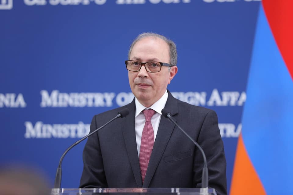 Армения прекрасно представляет цену мира, мы не ищем врагов: министр иностранных дел