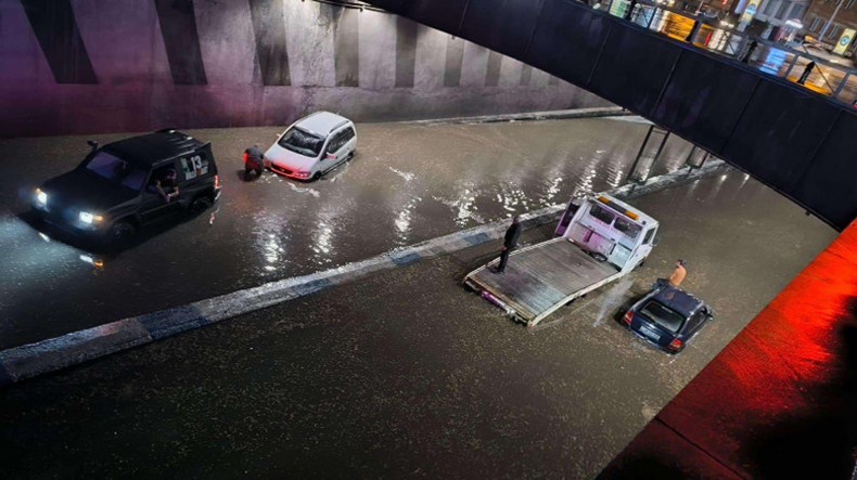 Երևանում տեղատարափ անձրևների հասցրած վնասների հետևանքով 80-ից ավելի ահազանգեր են ստացվել