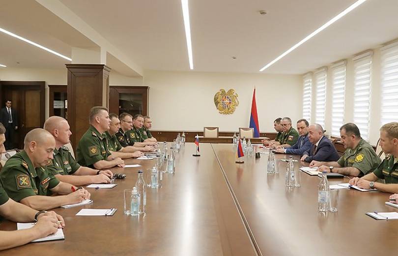 Аршак Карапетян принял делегацию военных специалистов минобороны РФ